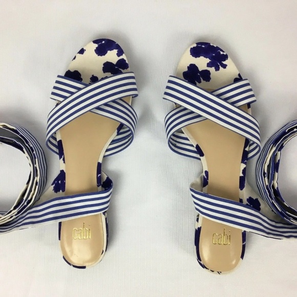 NWOT CABI blue and white watercolor floral and stripe tied up sandal size 9.5 - Picture 3 of 7